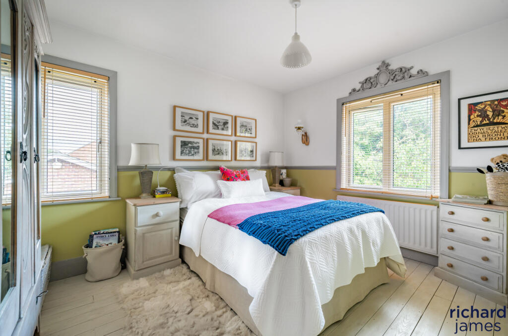 e01370f7-4f6b-422...