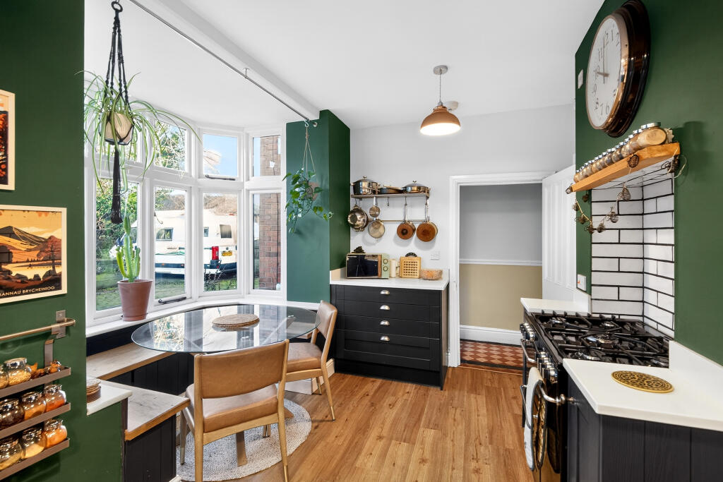 Kitchen/Breakfast