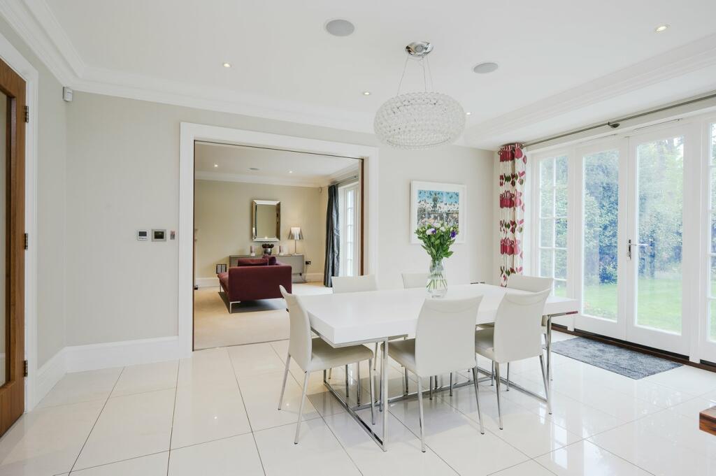 Breakfast Room