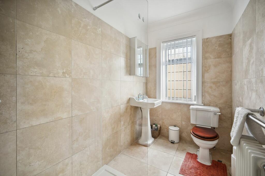 BED 2 ENSUITE
