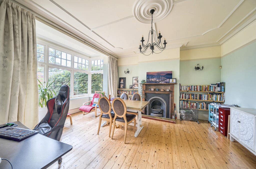 1364094-11-68e6a0...