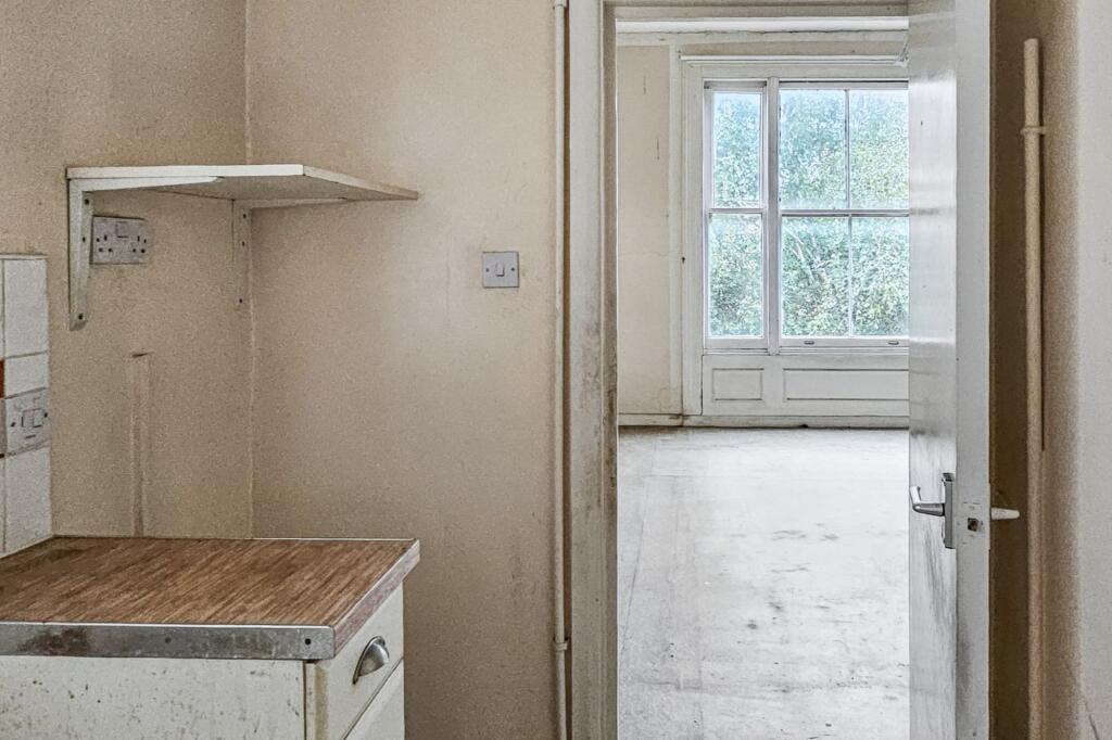 39G Bassett Road, Notting Hill, London W10 6LB