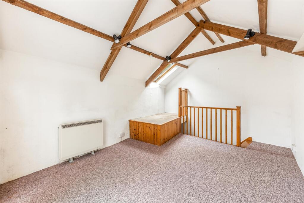 A17 - Brook Street, Higher Cottage, slapton - 2510