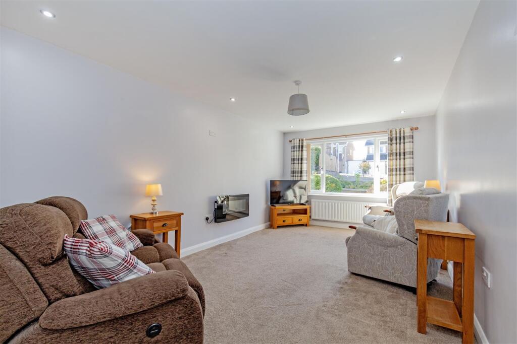 Reception Room-1.jpg