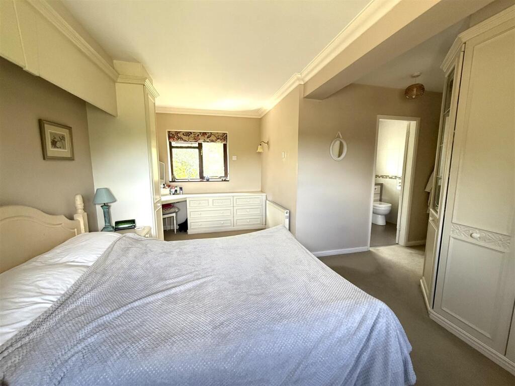 6 the pingle bed e.jpeg