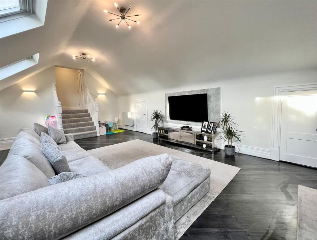 WhatsApp Image 2022-02-03 at 1.49.36 PM.jpeg