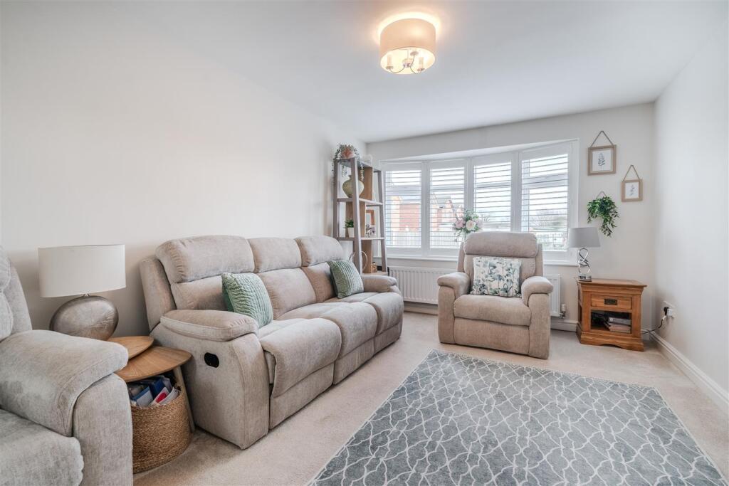 Living Room-3.jpg