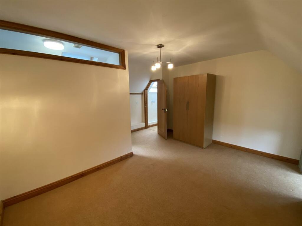 Bedroom 1.jpeg