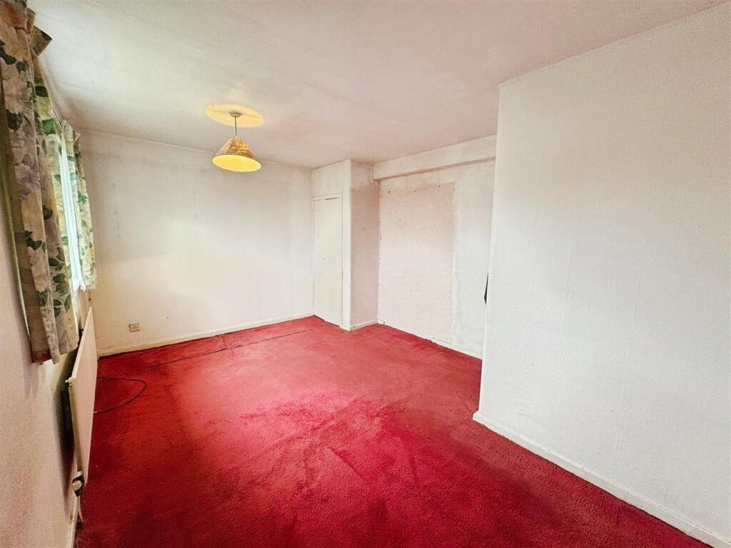 Master Bedroom 2.jpg