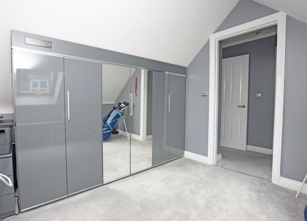 Bedroom 5 V2.JPG