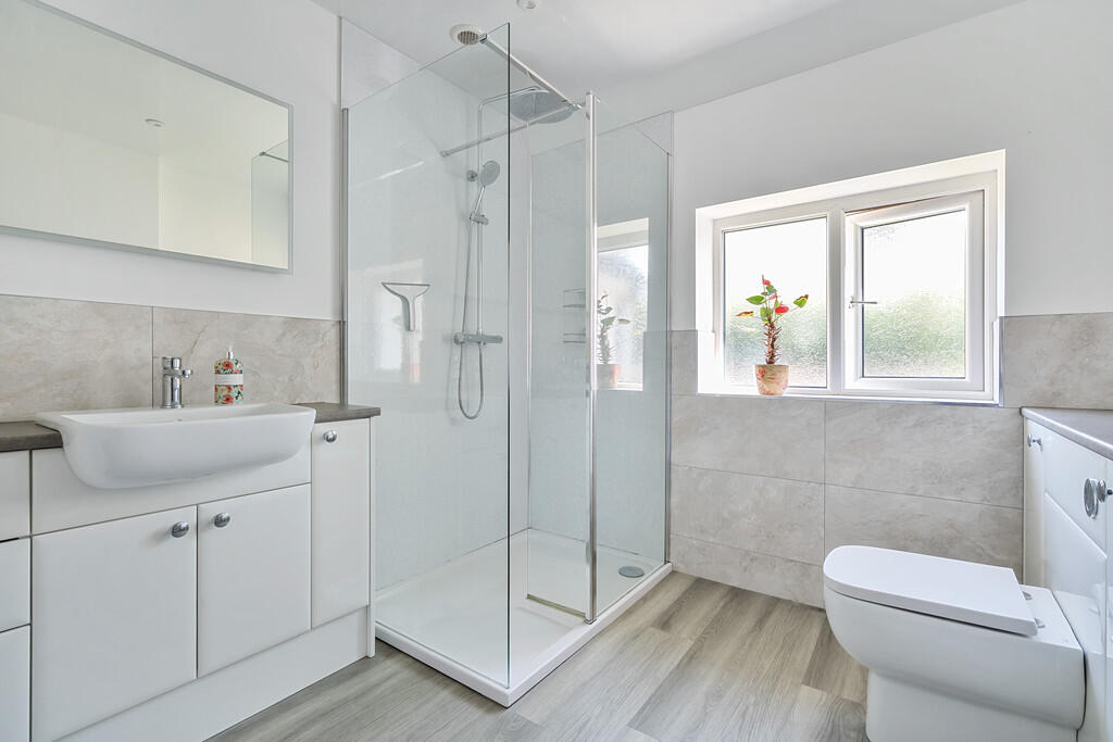 Family Shower Roo...