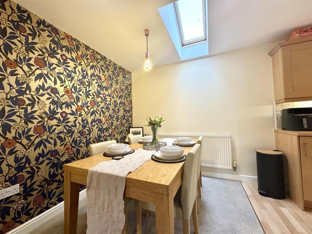 OPEN PLAN KITCHEN/DINER