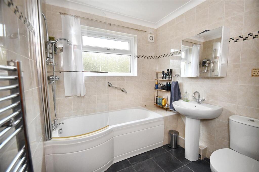 FAMILY BATHROOM