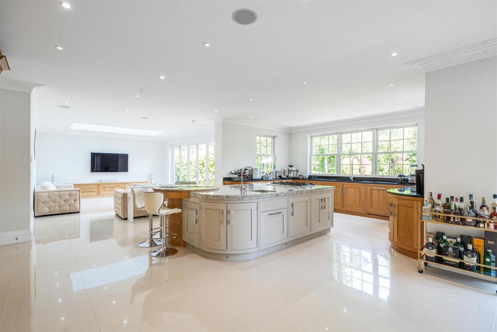 Kitchen/Breakfast/Family Room