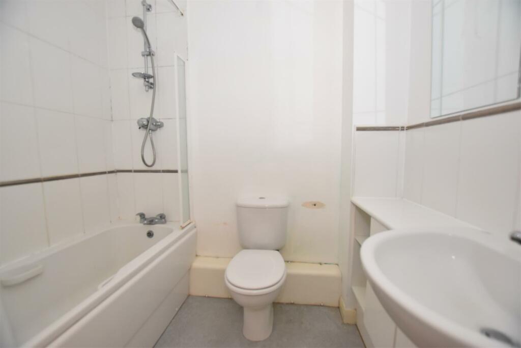 Bathroom.jpg