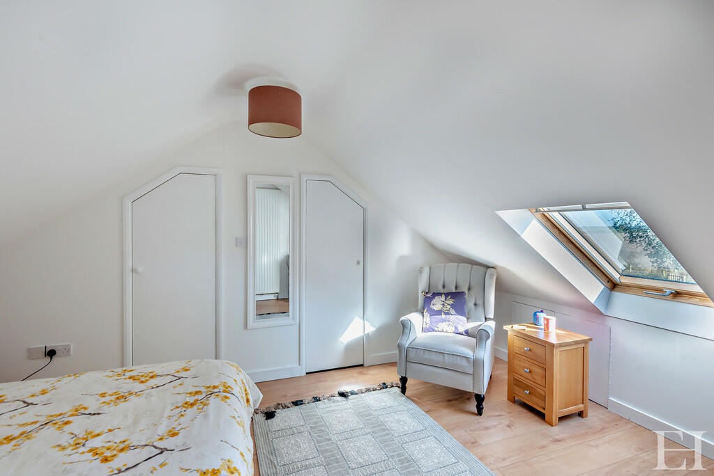 8623735-interiorW...