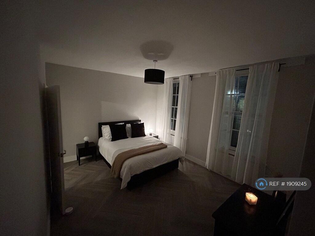 Large Double Bedroom