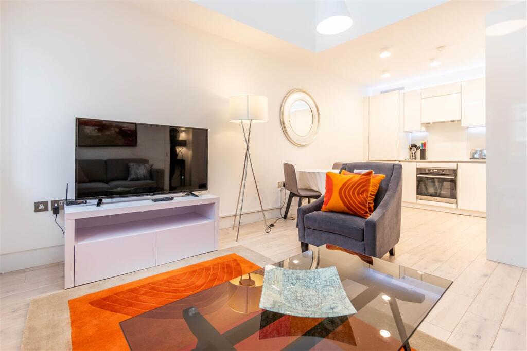 lounge kitchen (1 of 1).jpg