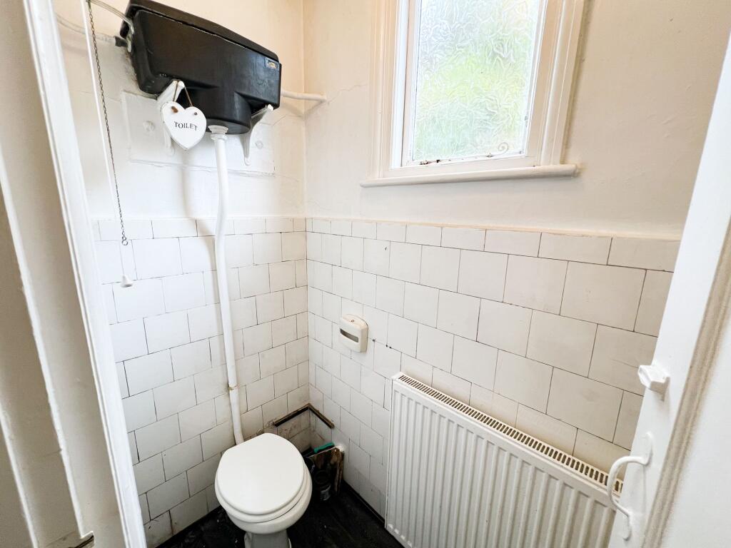 Aldersbrook Rd E12