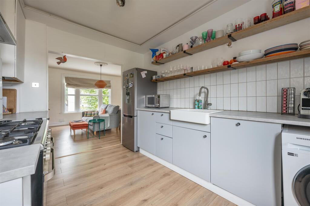 Queens Grove Road E4