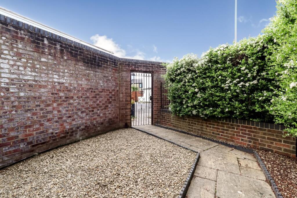 Front Courtyard a.jpg