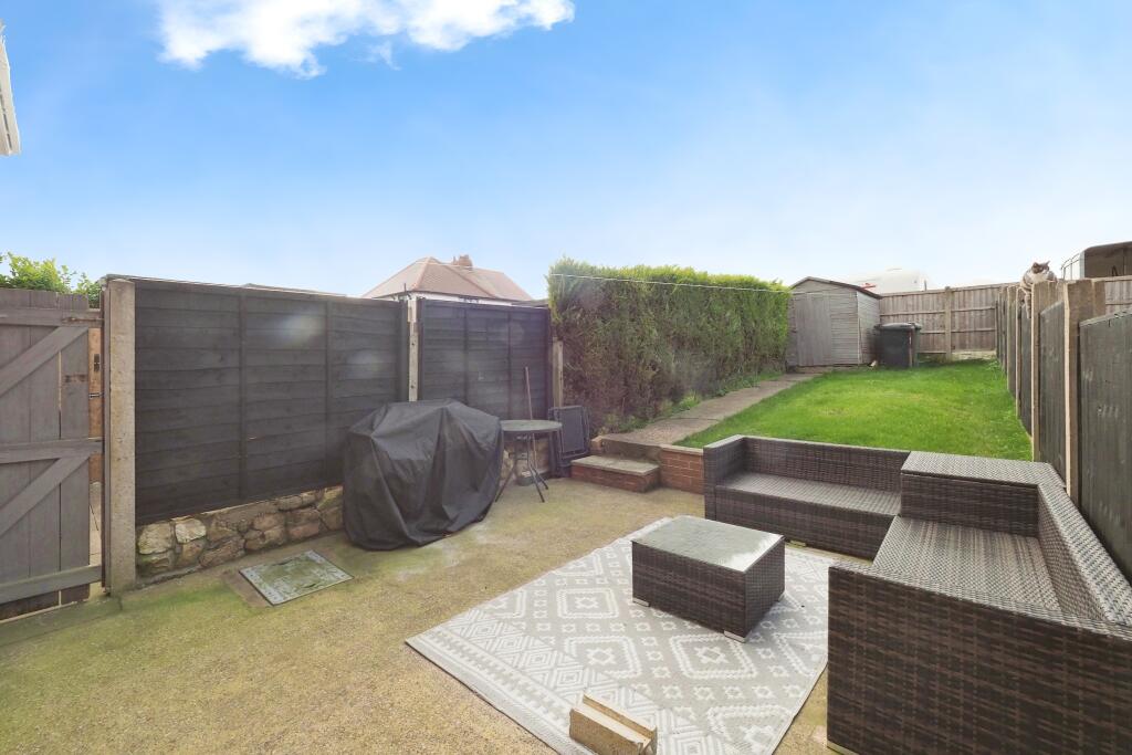 Great sized and Private Garden with Lawn and Patio - Not Overlooked!