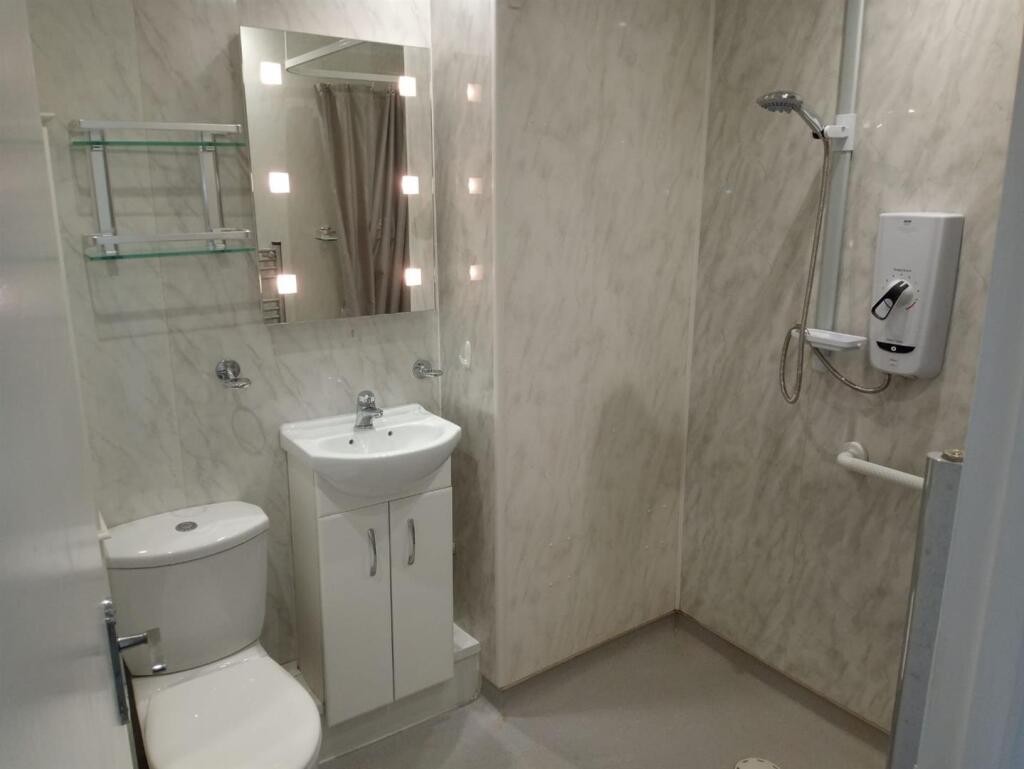 7. wet room.jpg