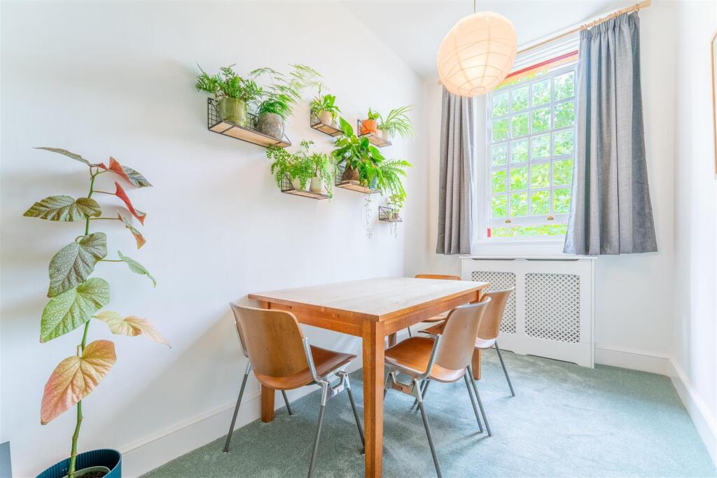 17 Osterley dining 2.jpg
