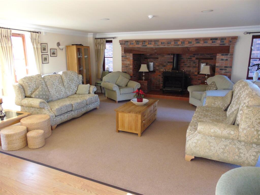 residents lounge.jpg