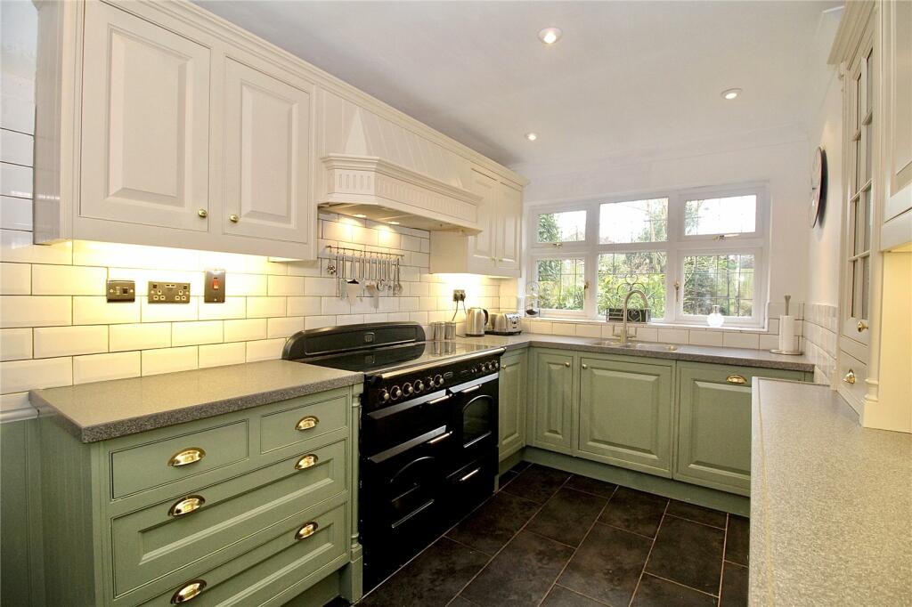 Fitted Kitchen