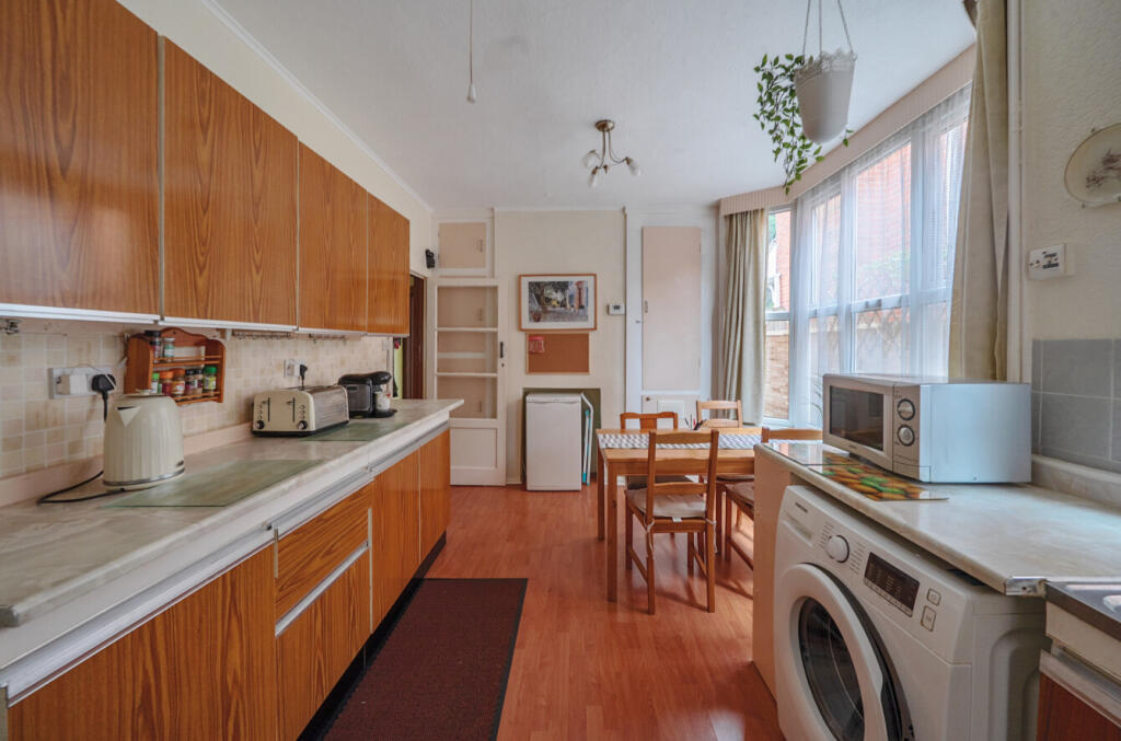 1369082-49-68ed3d...