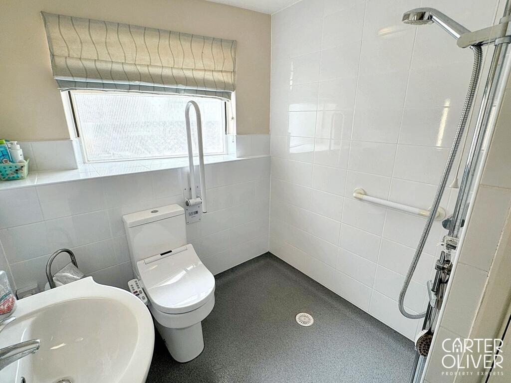 GROUND FLOOR WET ROOM