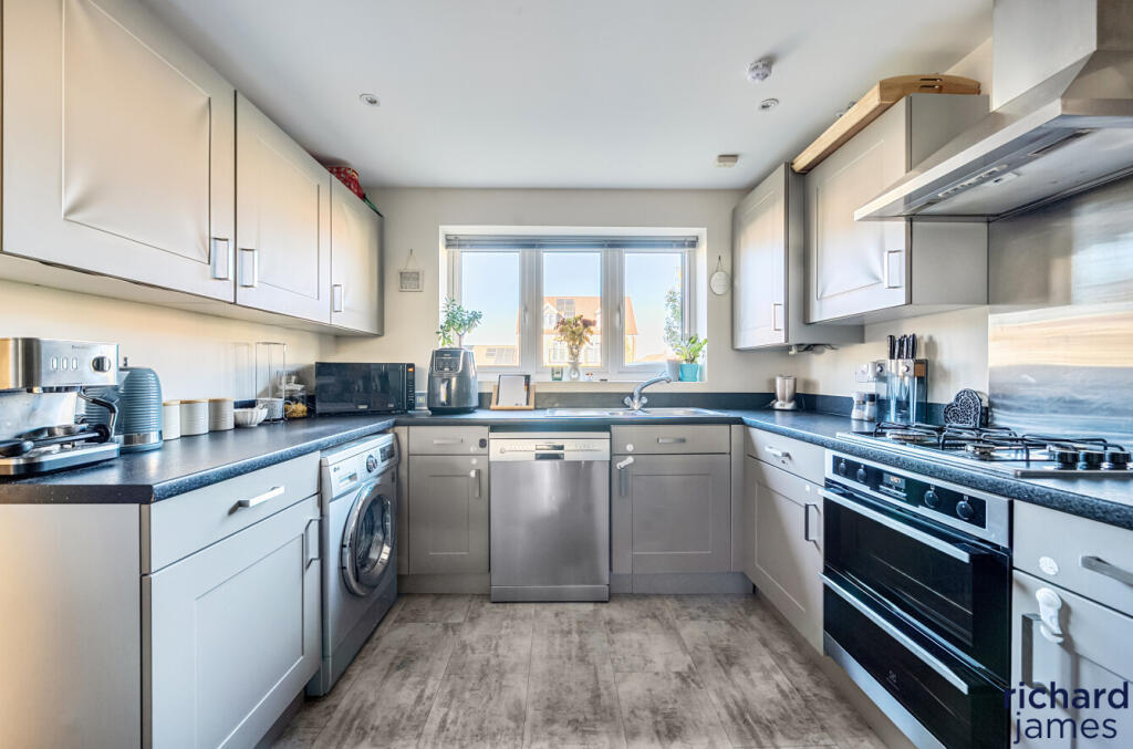 4c274cffd1f640edb5caa9176858c5db