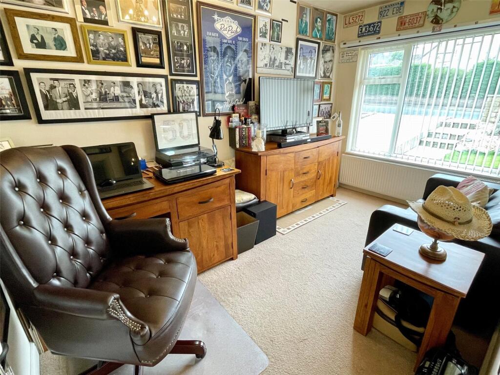 Gf Bedroom/Study