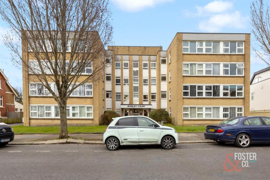 Wilbury Avenue, Aynsley Court, 9-018.jpg