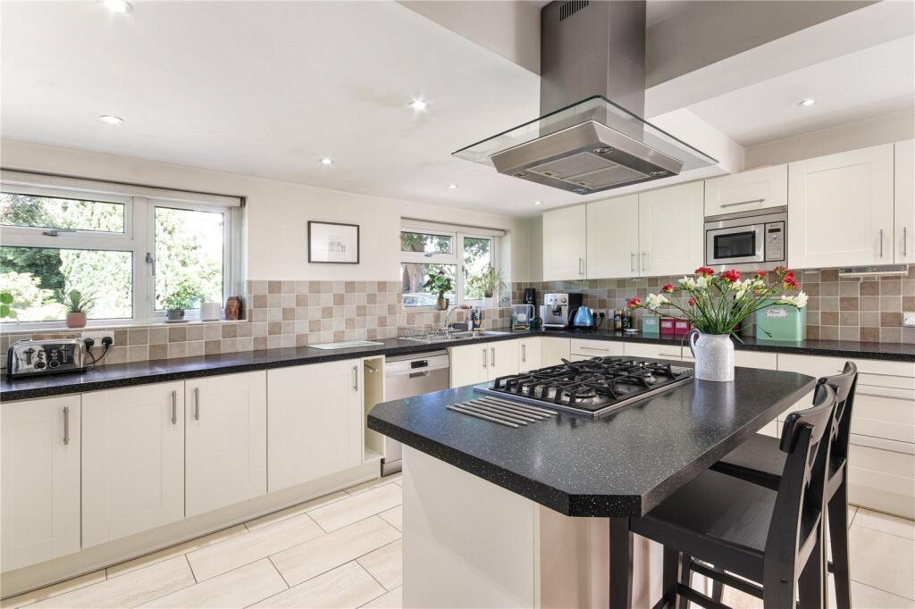 Kitchen/Breakfast Rm