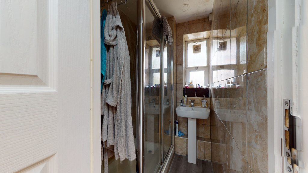 BATHROOM ONE