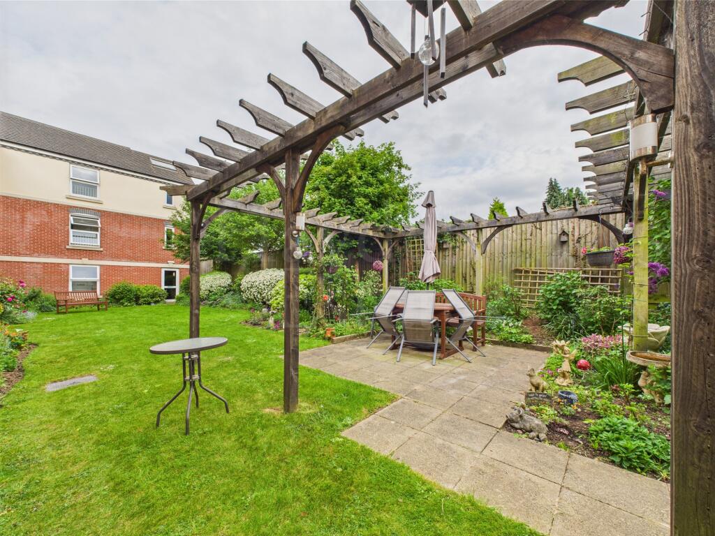 COMMUNAL GARDENS
