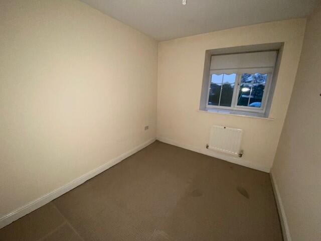 Bedroom 1 T202511191038.jpg