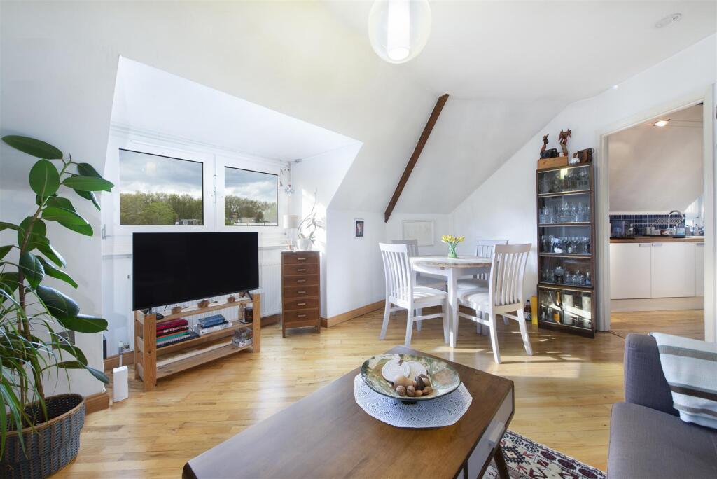 52242  Hi res (10).jpg