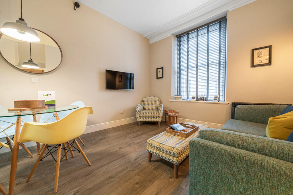 Open Plan Living/...