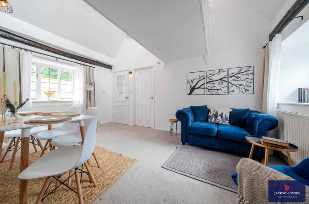Sitting/Dining Room