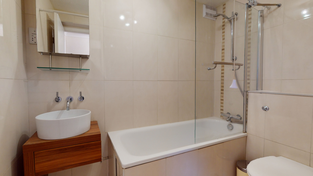 BATHROOM ONE