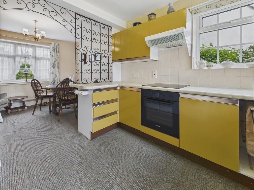 CAM04273G0-PR0158...