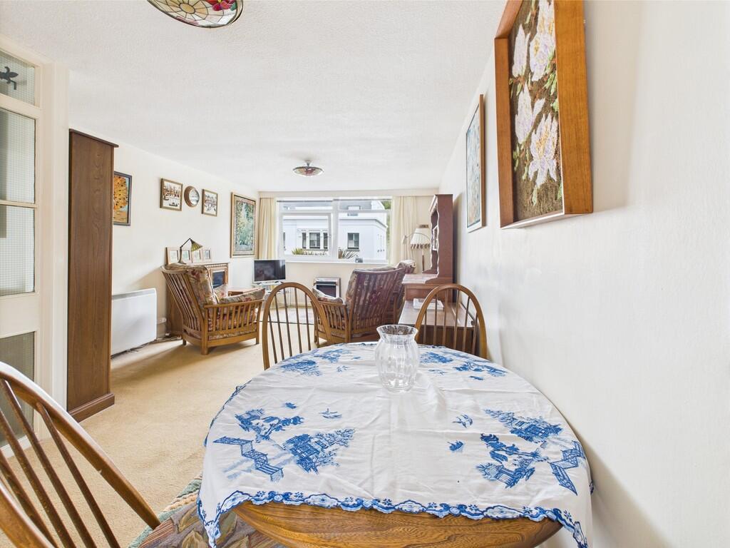 CAM03974G0-PR0135...