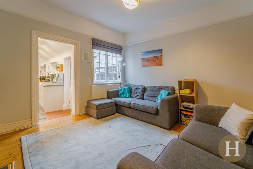 Hadleigh Estate Agents-5.jpg