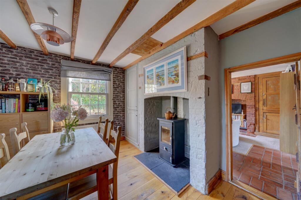 Parkfield Cottage (26).jpg