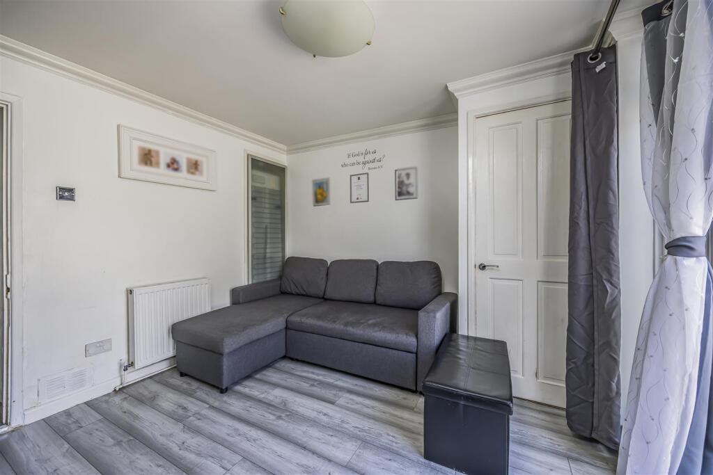 Lower Flat, 54 North End Avenue, Portsmouth-Portic