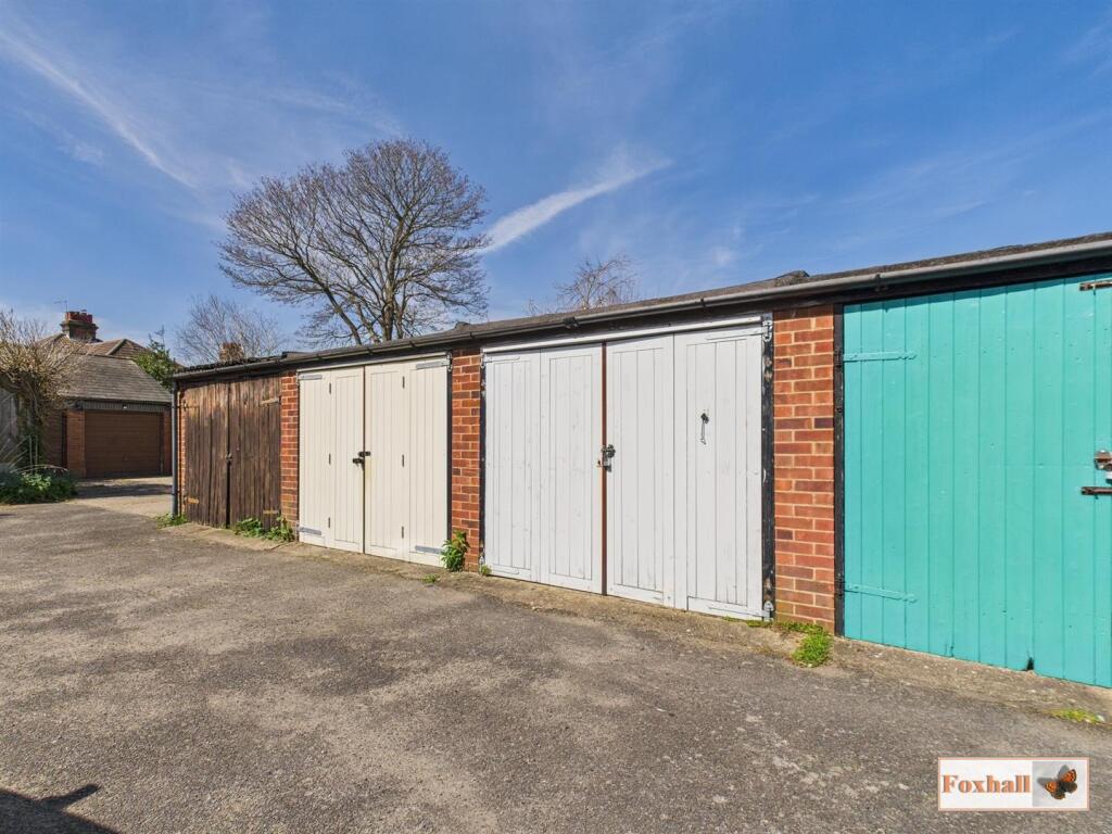 Garage &amp; Parking Space