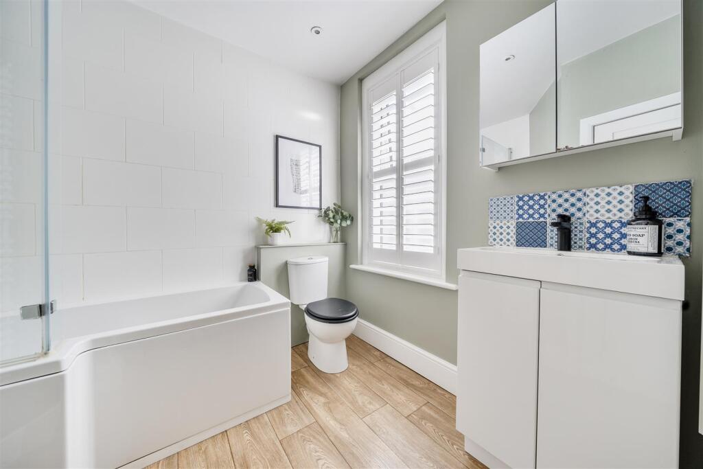 For Sale by Aspire Residential | Broadwater Road
